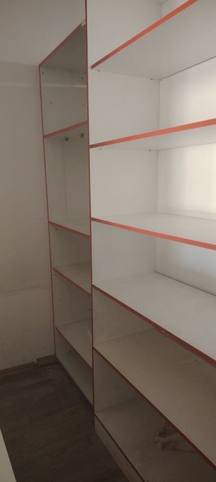 Аптечные стеллажи продам