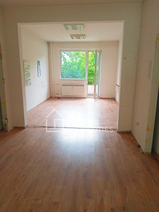 Дава се под наем Магазин в София, Център - 64 кв.м за 780 € - Снимка #1