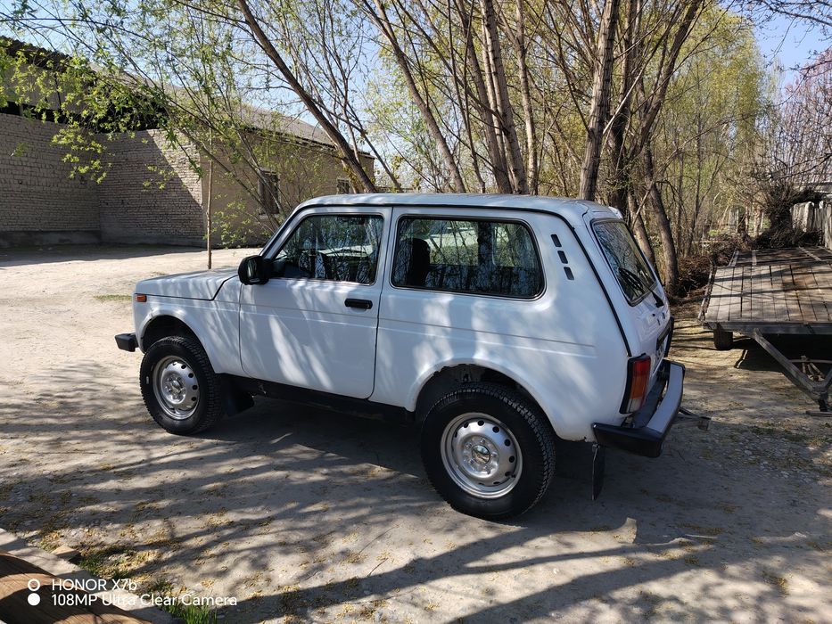 Lada Niva 4x4 2015-yili yurgan masofasi 160000 KM