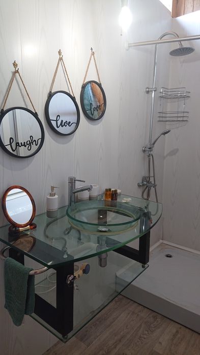 Каравана с навес на къмпинг Атлиман в Китен