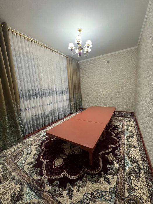 Гулистонда ховли уй сотилади