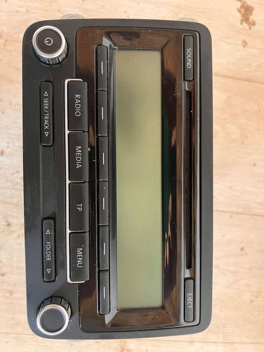 Оригинално радио 2 броя за Голф 5/6 Туран Кади