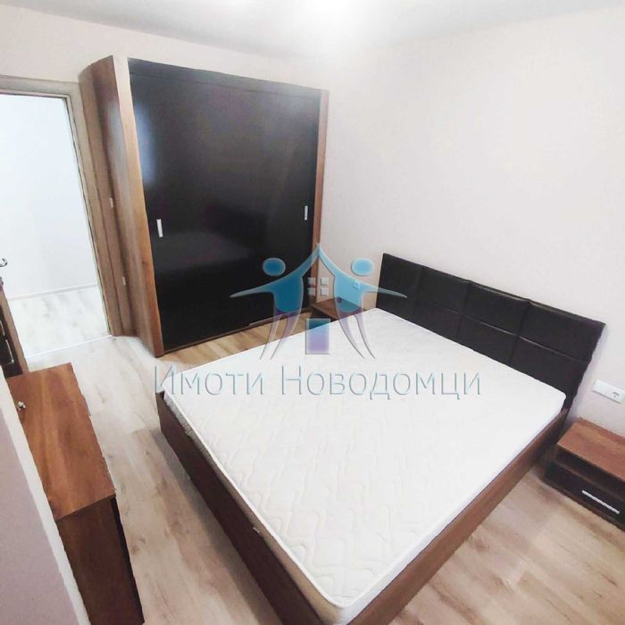 Продава се Тристаен апартамент в Шумен, Пазара - 90 кв.м за 867 €/кв.м - Снимка #3