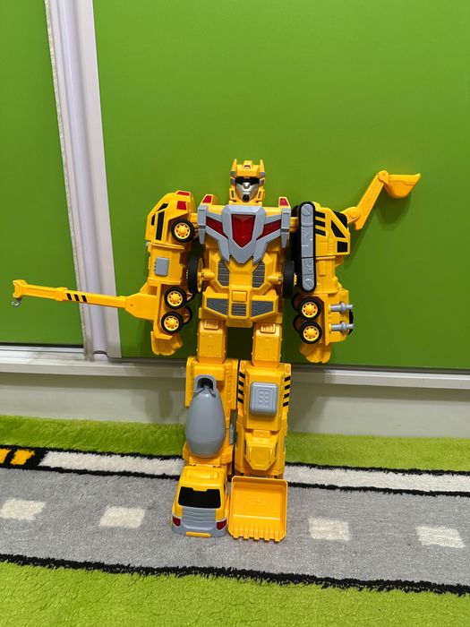 Трансформер робот