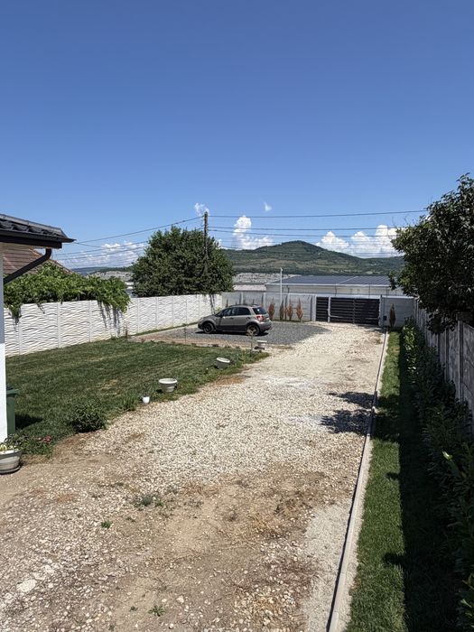 Vand casa la 2 minute de orasul Deva