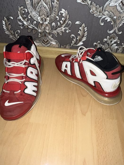 Nike air more uptempo