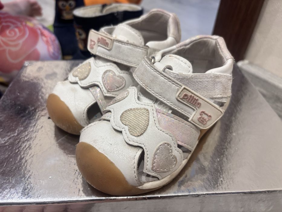 Детские обуви разные