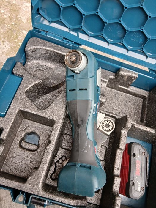 Мултифункционален акумулаторен инструмент Bosch Profesional Gop 18V-34