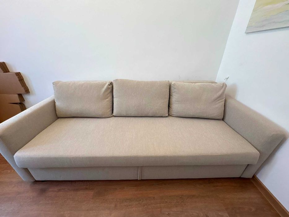 Canapea extensibila cu 3 locuri, model  FRIHETEN Ikea. Ca noua!