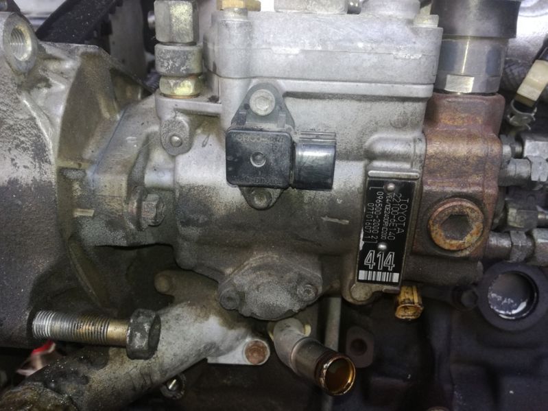 Тойота Авенсис 2,0 TD на части