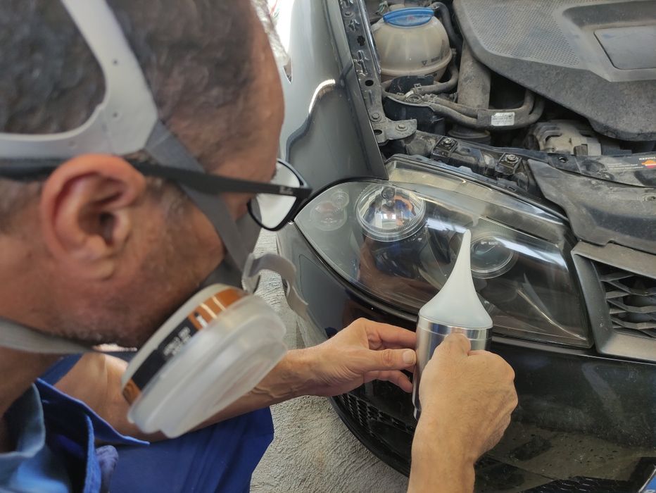 Полиране на фарове с химическа пара  и поставяне на керамиката