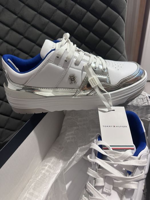 Дамски кецове Tommy Hilfiger