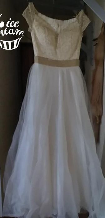 Продаю платья красивая