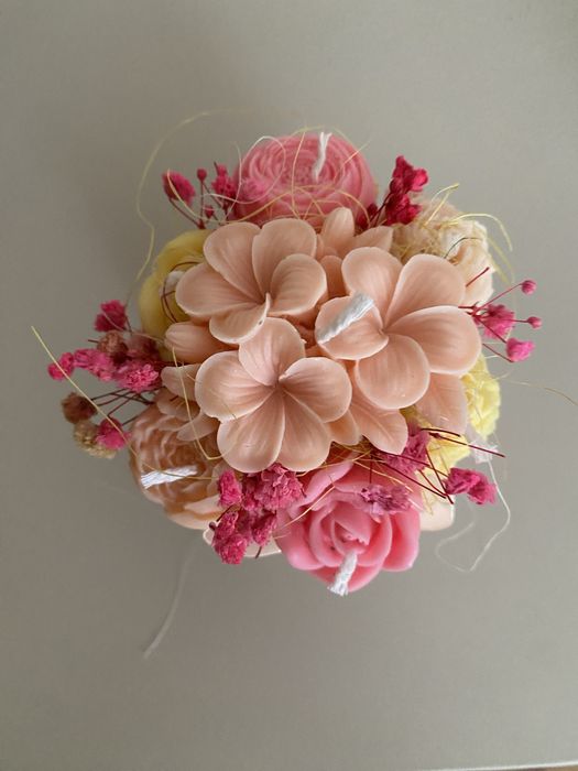 Ароматен букет от соеви свещи