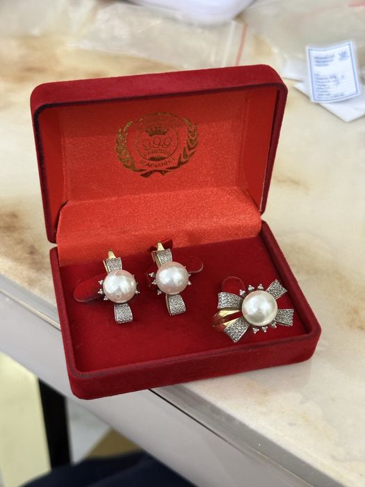 Бриллиантовый комплект с жемчугом