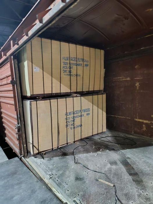 Фанера ламинированная.