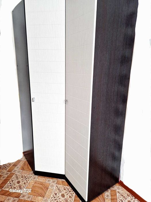 Шкаф угловой черно белый