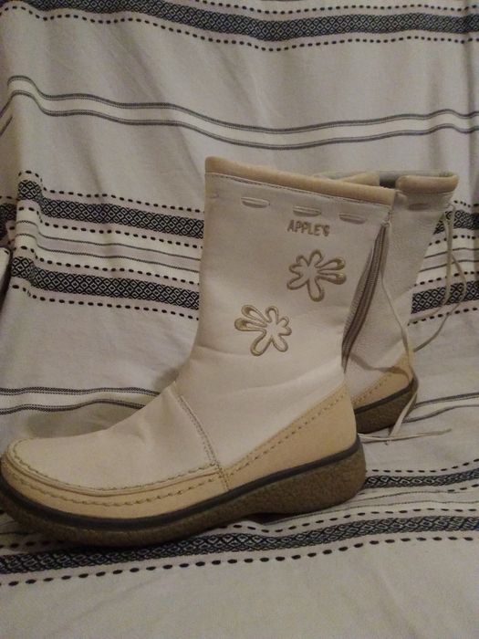 НОВИ дамски ботушки 38 номер