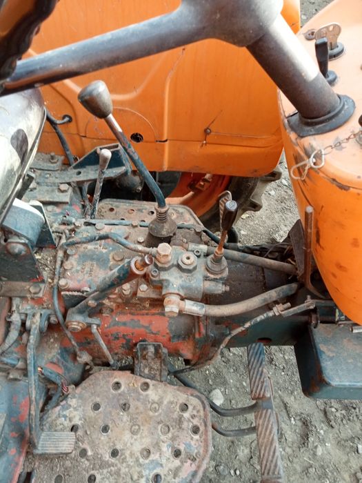 Vând tractor fiat 300, 30cp