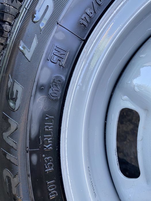 Продам комплект летней резины на штампах