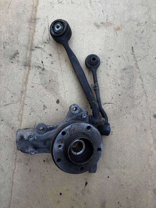 Fuzeta fata stanga dreapta cu rulment si brate Bmw seria 3 e90/e91 330xd 231cp M57 X-drive 6768995