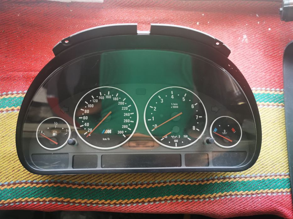 Приборная панель е39 м5