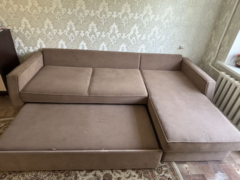 Продам угловой диван.