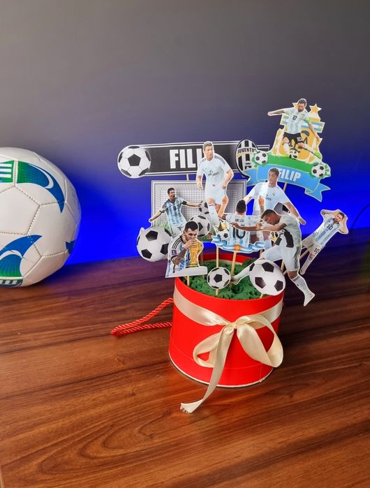 Toppere tort cu Messi și Ronaldo