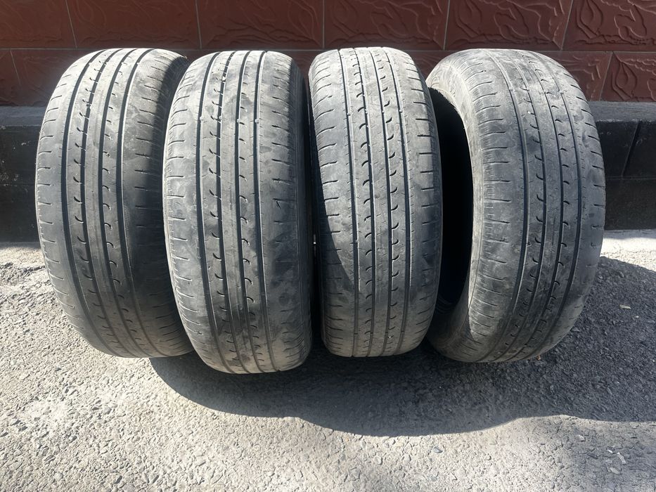 Продам б/у шины лето 215/60 R17