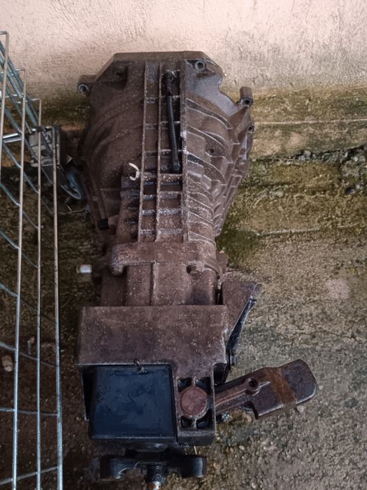 Cutie viteze ford transit 2.4