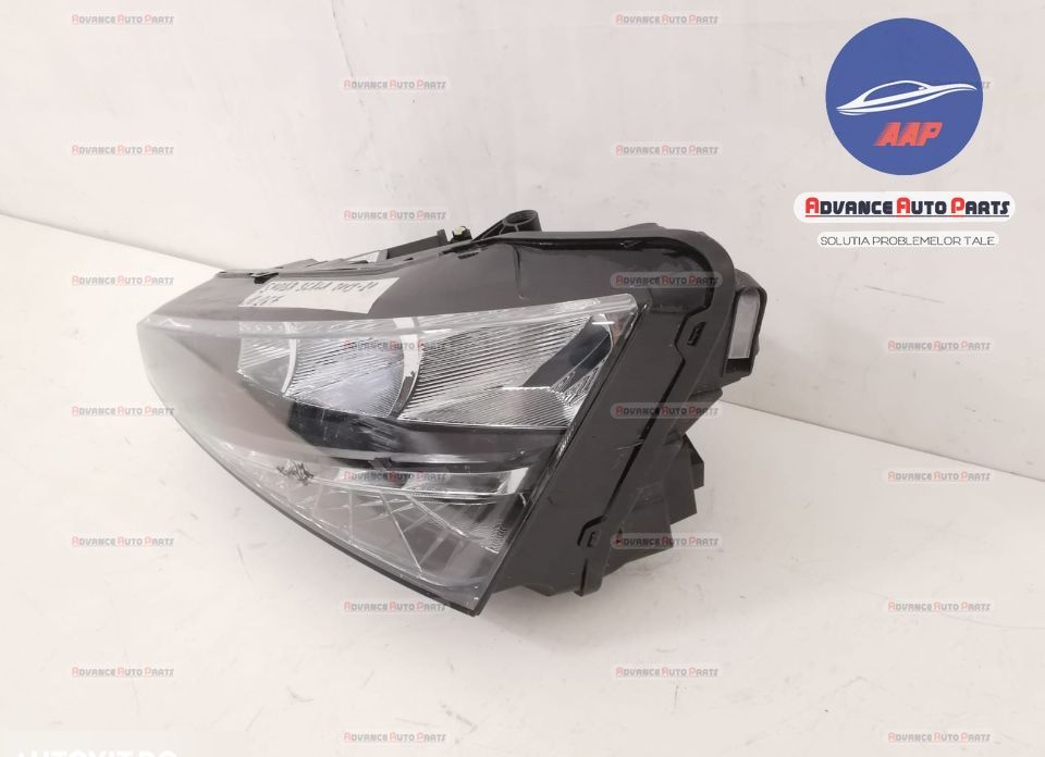 Ляв фар с ксенон и LED - оригинален Шкода / Skoda Scala 1 [ ] Продавам