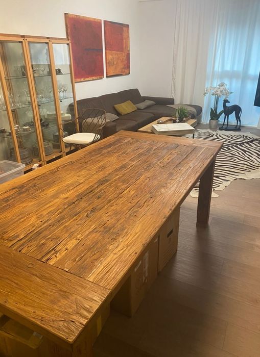 Масивна маса за хранене