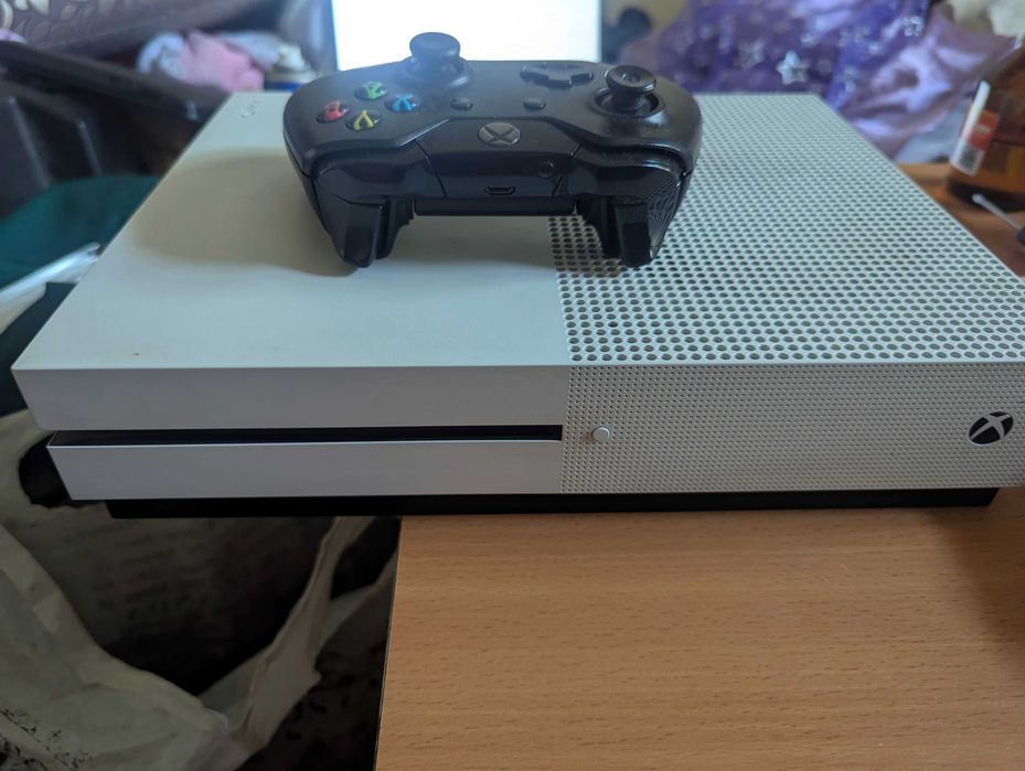 Xbox one s + 69 игр
