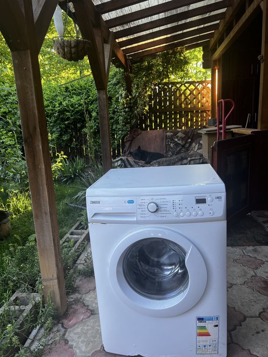 Masina de spalat zanussi lindo 100