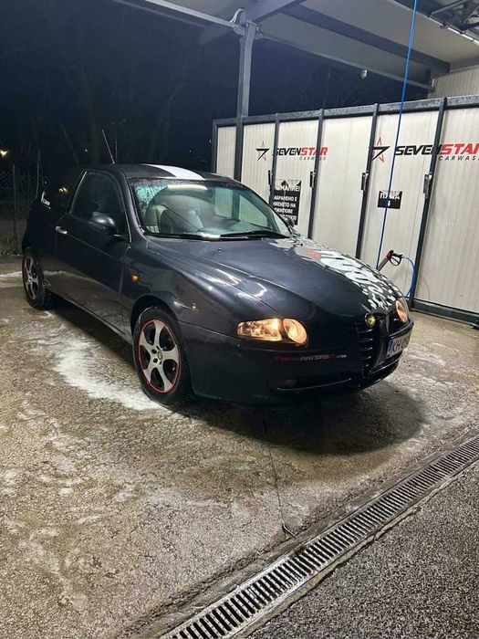 Продавам ALFA ROMEO 147