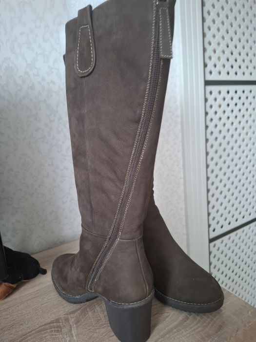 Продам зимние сапоги