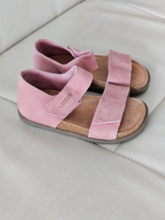 Sandale roz din piele Lasocki pentru fete.