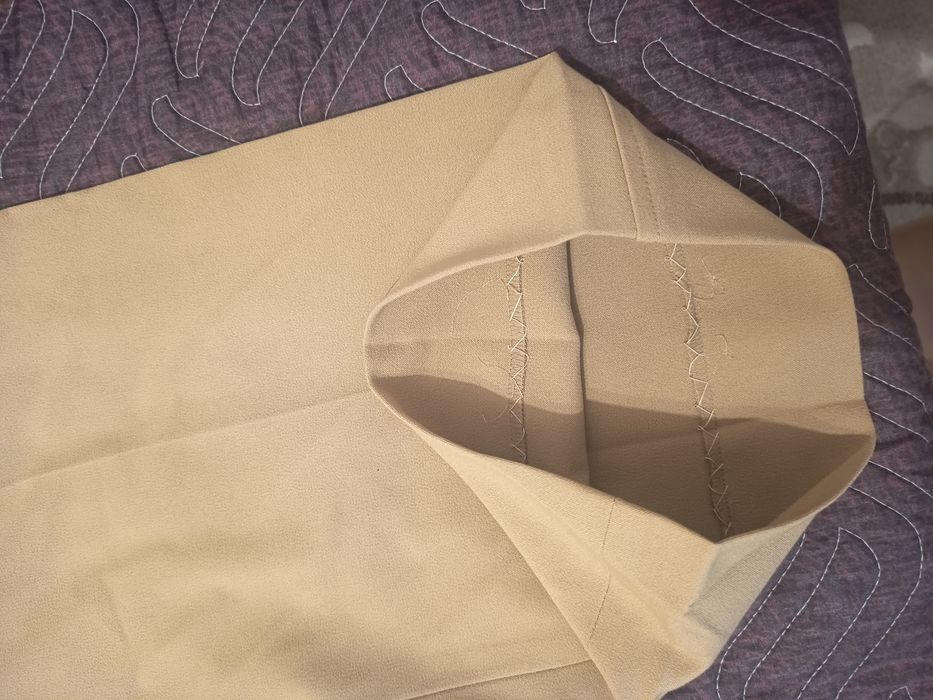 Pantaloni dama bej - mărime 44