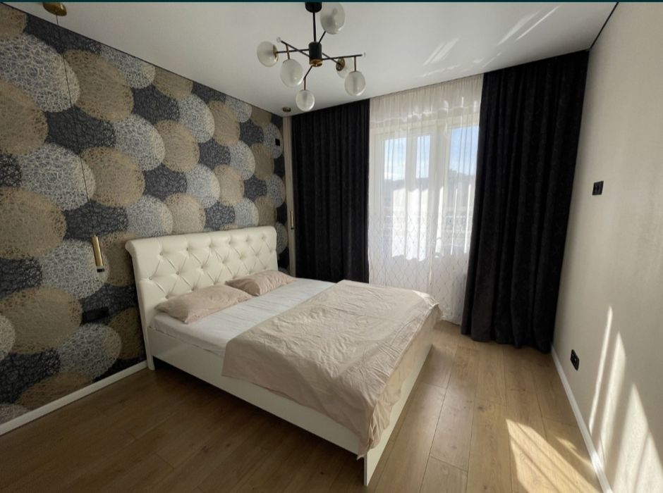 Сдается 1 комнатная в центре.На ночь 8000