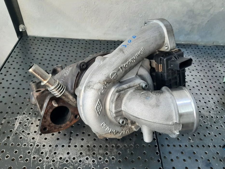 turbina 3.0 d maserati ghibli m157 35242186f  822222-5