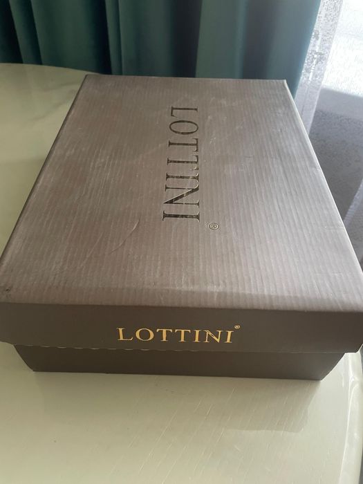 Женские кожанные ботинки