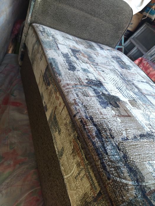 Продам  угловой диванчик