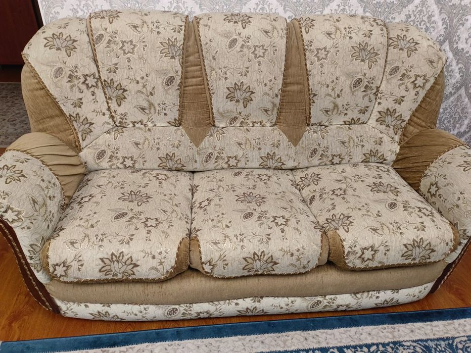 2 дивана-трансформера1,5 и 2м +1 кресло