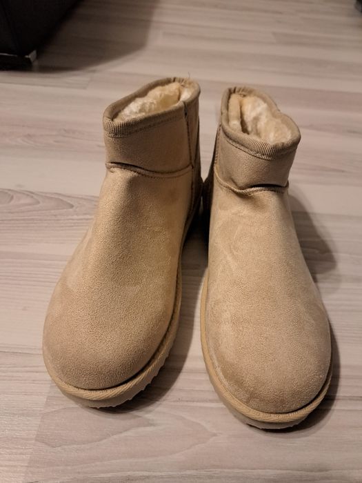 Cizmulițe stil UGG