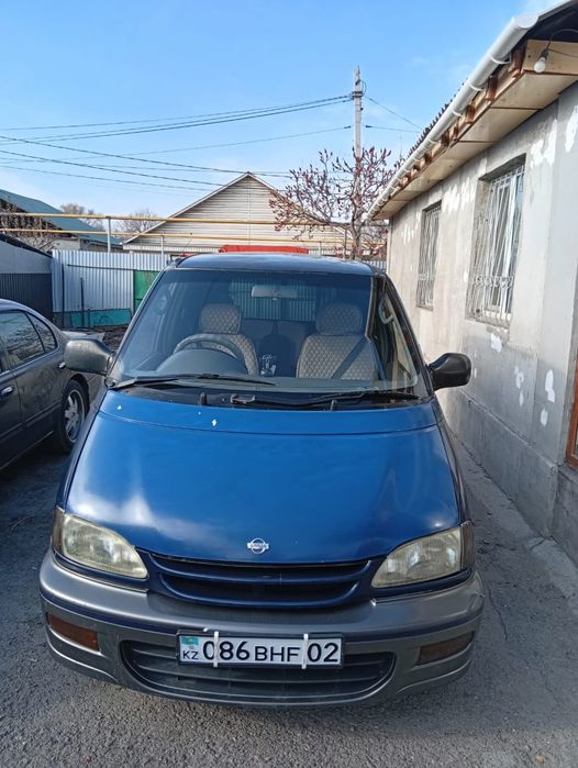 Минивэн Ниссан серена