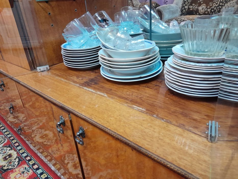 Продам посуду недорого.  Торг