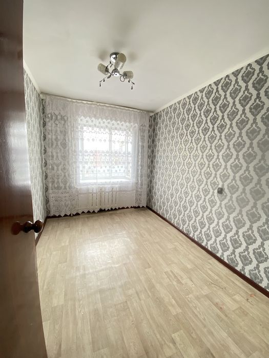 Продается 4-комнатная квартира.