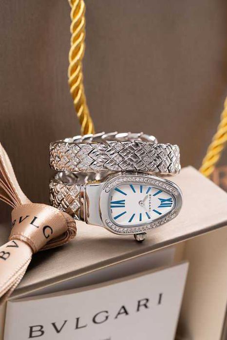 Кварцов дамски часовник Bvlgari Serpenti Spiga
