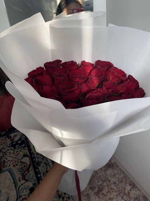 Красные розы 31шт