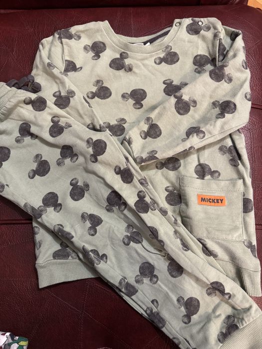 Подарявам детски и бебешки дрехи